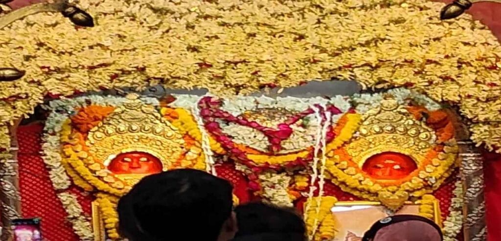Mahavir Mandir Patna front view near Patna Junction garbh grih